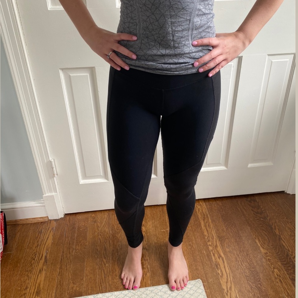 Alo Yoga Black Ankle Zipper Leggings